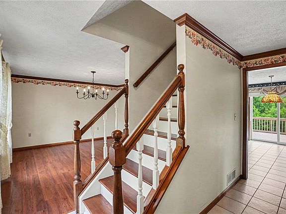 4th image of 263 Clare Dr