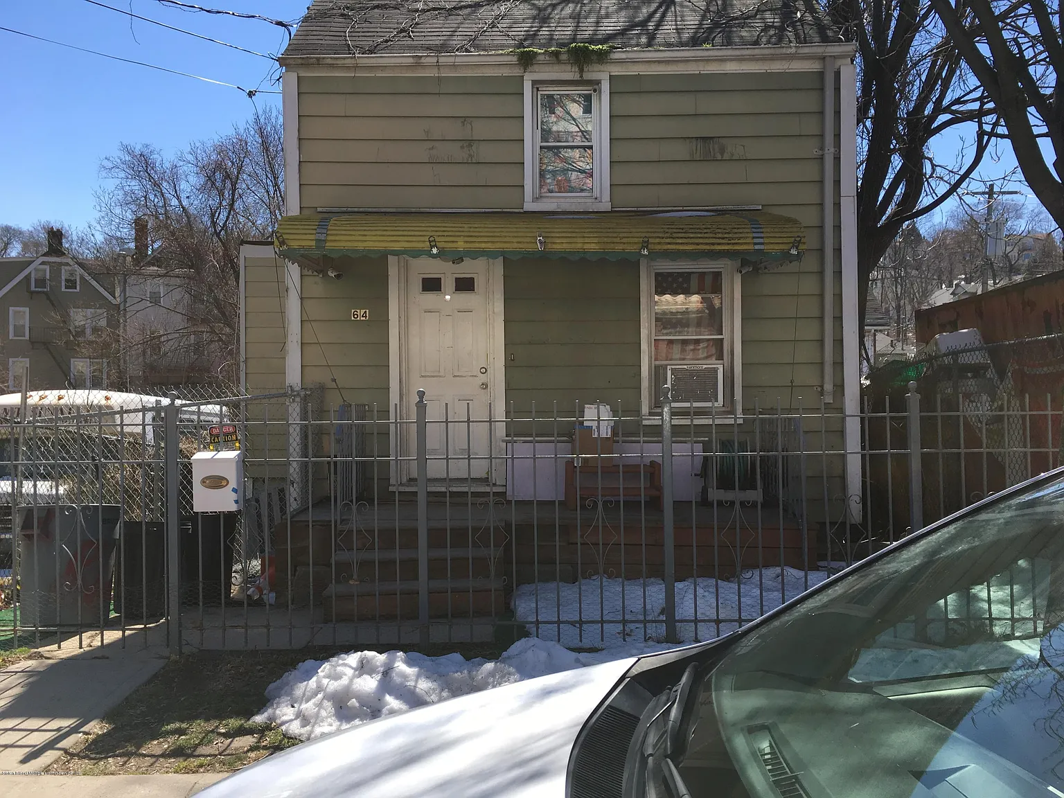 64 Brook St photo 1
