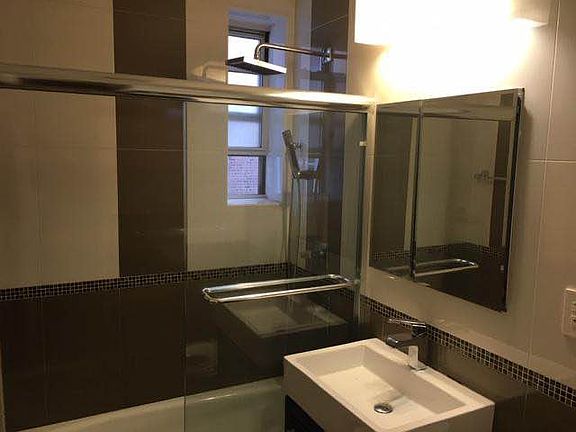 4th image of 6435 Yellowstone Blvd APT 3C