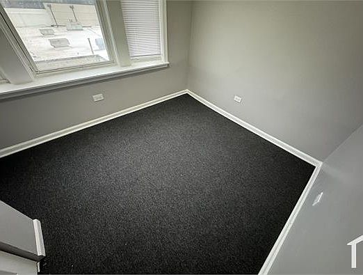 5th image of 4624 S Lake Park Ave
