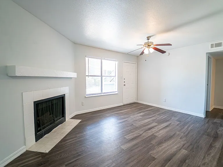 Chesapeake Apartments — Photo 24