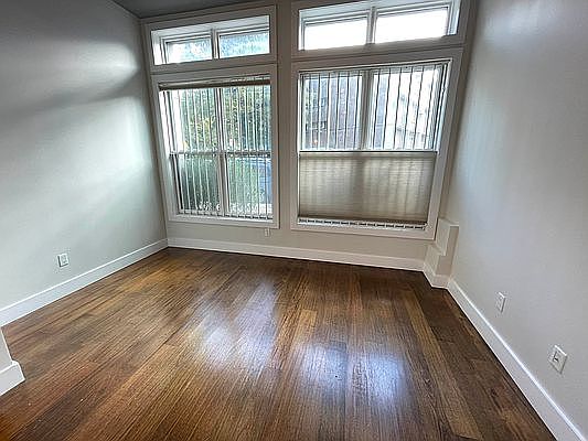 3rd image of 533 Park Pl #A2