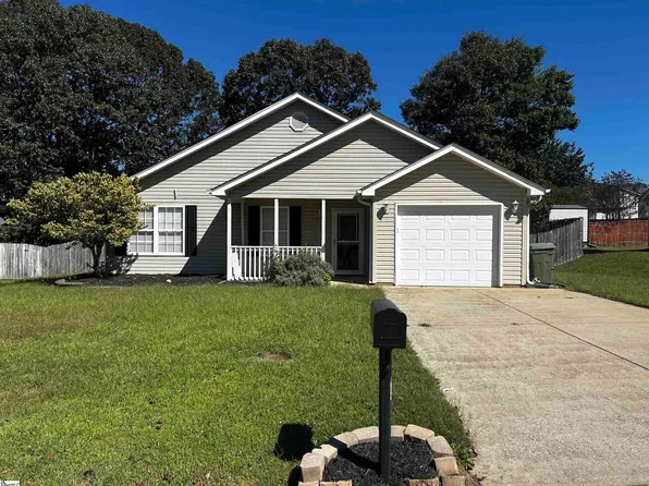 1004 Autumn Leaf Ln, Fountain Inn, SC 29644