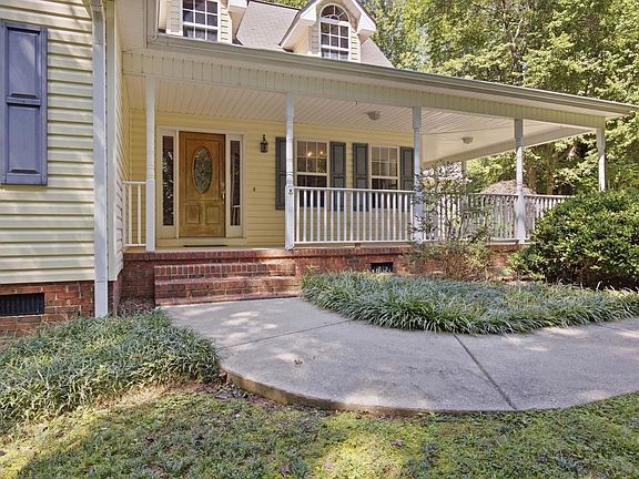3rd image of 8 N Windward Ct