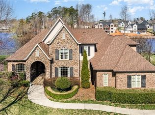 915 Dunleigh Dr, Burlington, NC 27215