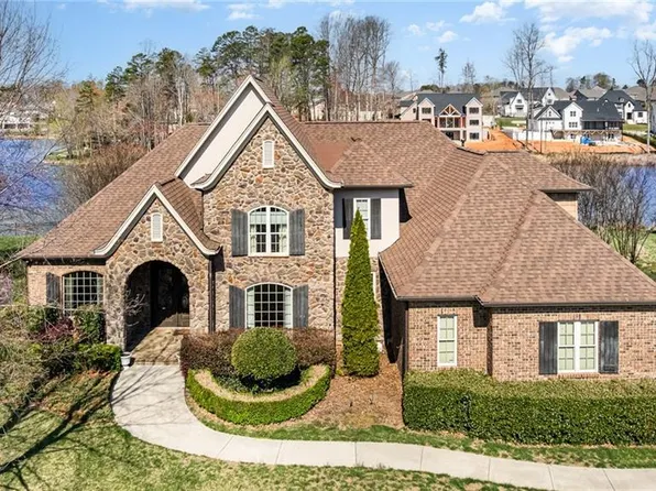 915 Dunleigh Dr, Burlington, NC 27215
