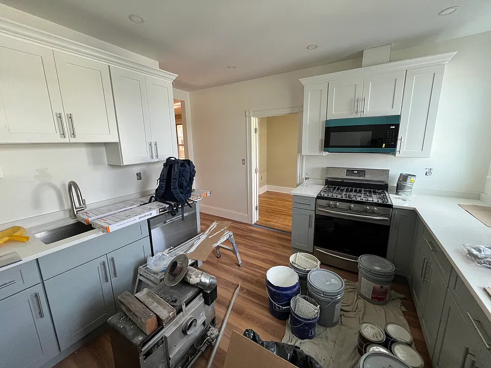 256 Webster St #3