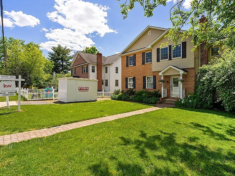 2918 Monroe Pl — Photo 45