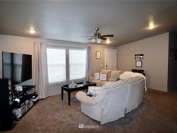 4th image of 1018 Shawn Ave
