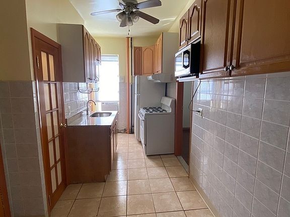 2nd image of 300 N 8th St APT 5