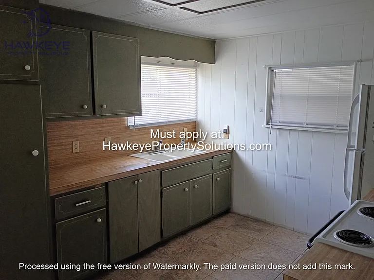 435 Lazy Lake Dr W — Photo 8