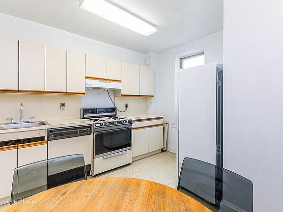 4th image of 43-10 48th Ave #6T