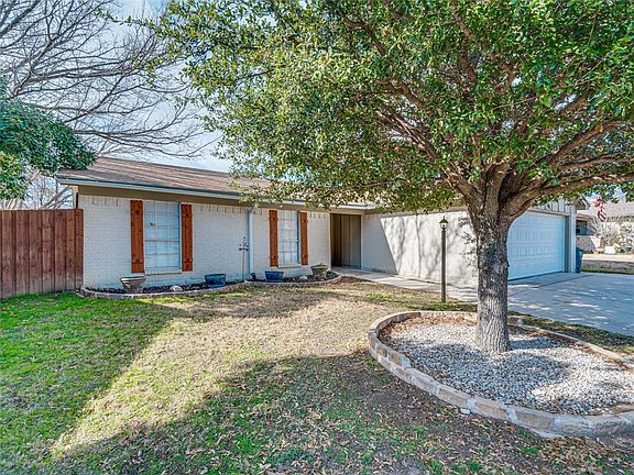 4th image of 6608 Andora Ave