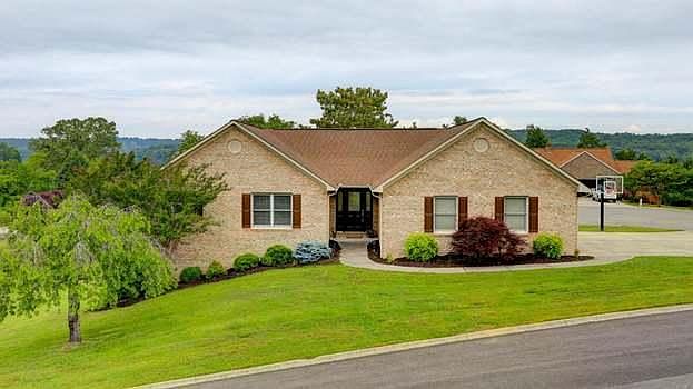 1st image of 203 Suzanne Pl