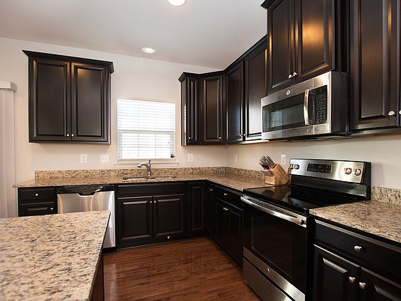 3rd image of 9317 Blue Pine Ln