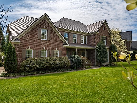 5th image of 1917 Ashfield Dr