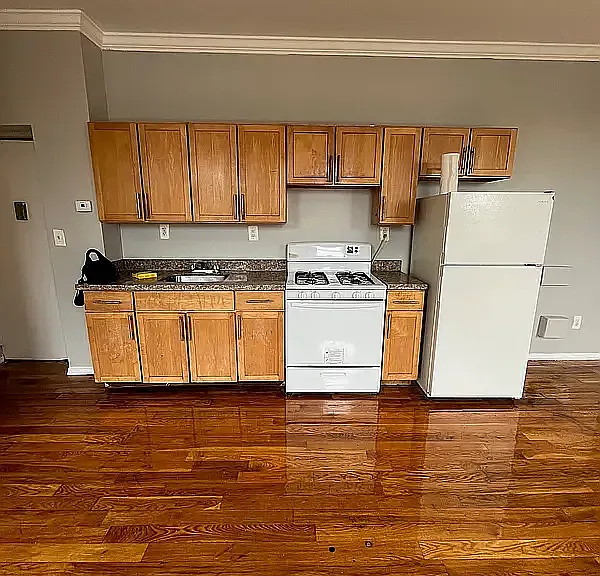 57 Tapscott St #3G — Photo 2