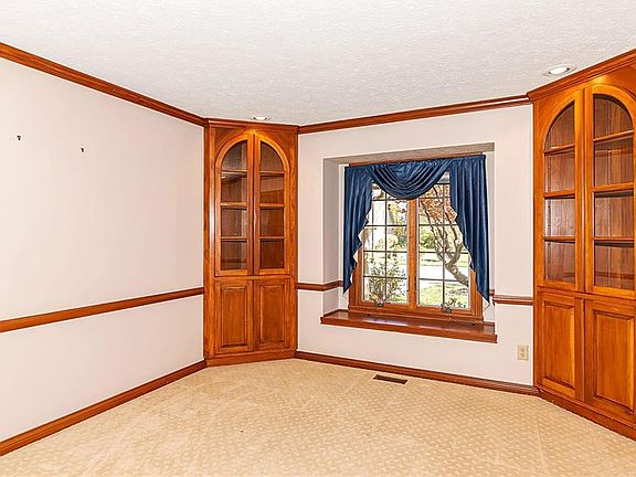 5th image of 850 Ironwood East Dr
