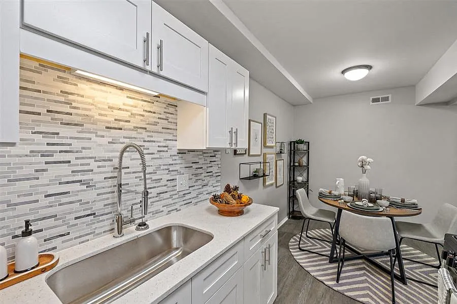 Residences at Grand Blanc Apartments - Grand Blanc, MI — Photo 4