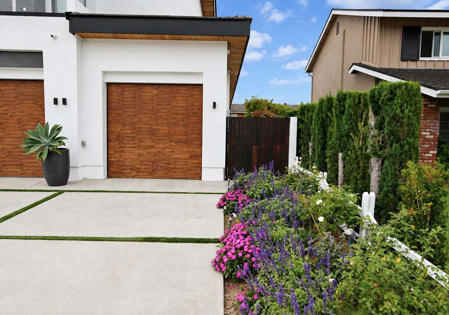 Bespoke Junior ADU with Double Primary Suites — Photo 3