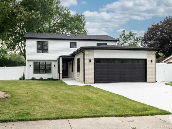 2656 Farnsworth Ln, Northbrook, IL 60062