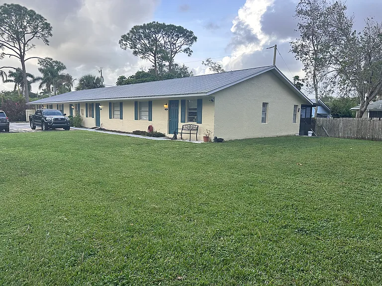 721 SW Gardens Blvd — Photo 15
