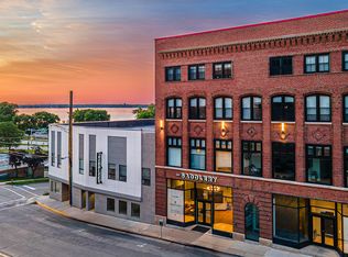 327 E Wilson St, Madison, WI 53703