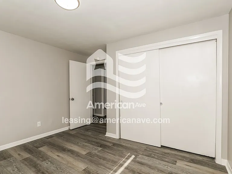 1793906_010_main_bedroom_10.jpg
