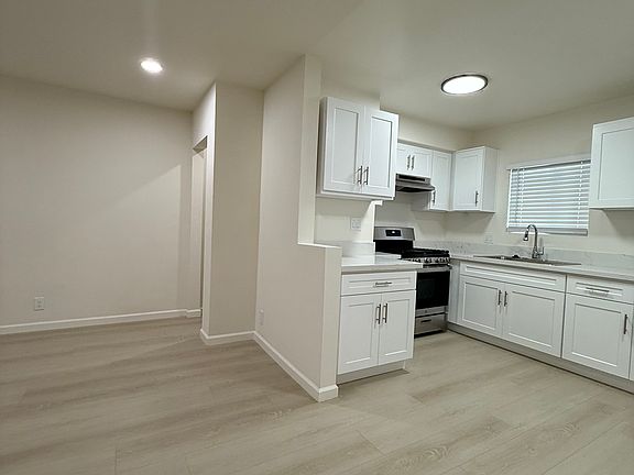 2nd image of 911 E Acacia Ave APT 7