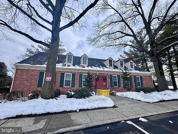 3rd image of 133 Oberlin Y17 Ter