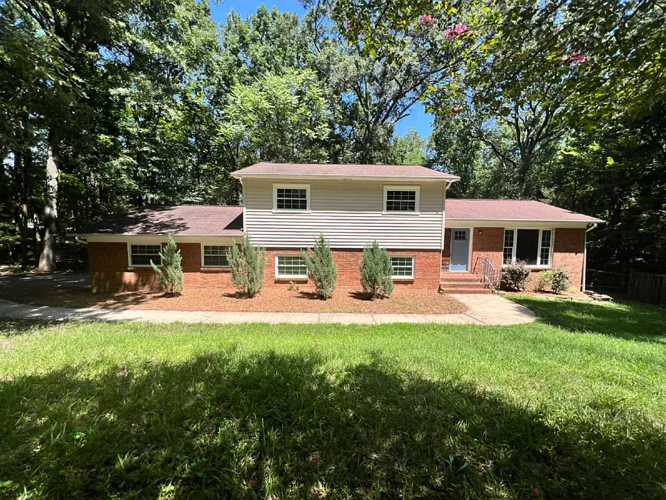 2200 Fair Forest Dr