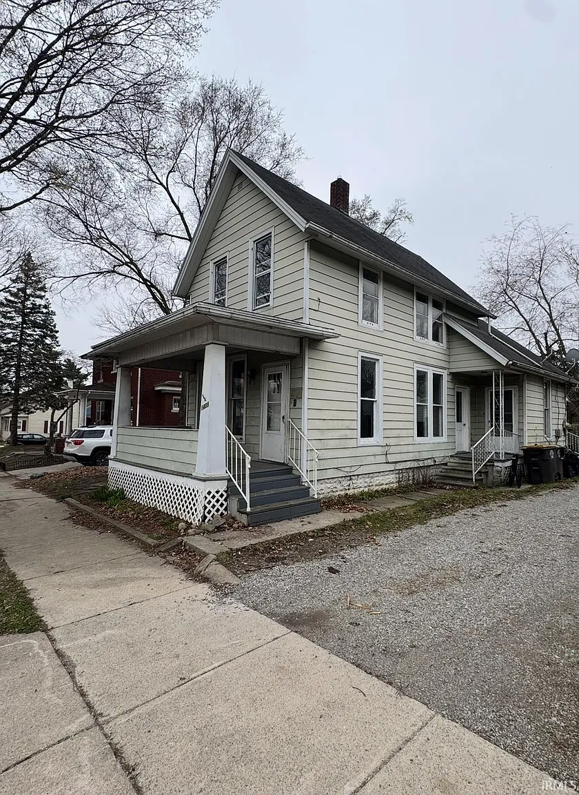 1409 Oakland St photo 1