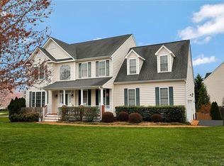13624 Grove Pond Dr, Midlothian, VA 23114