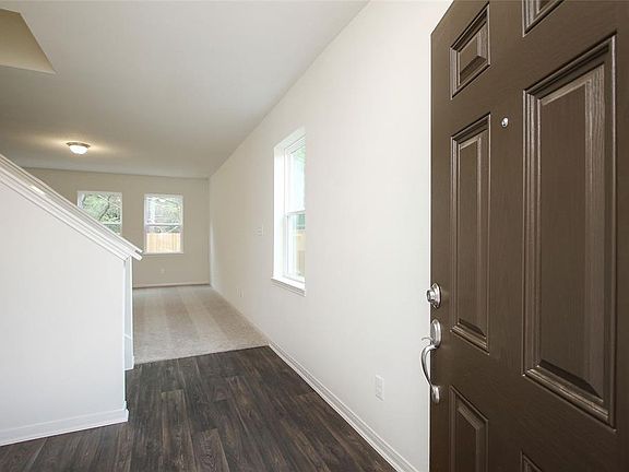 2nd image of 10631 Pine Landing Dr