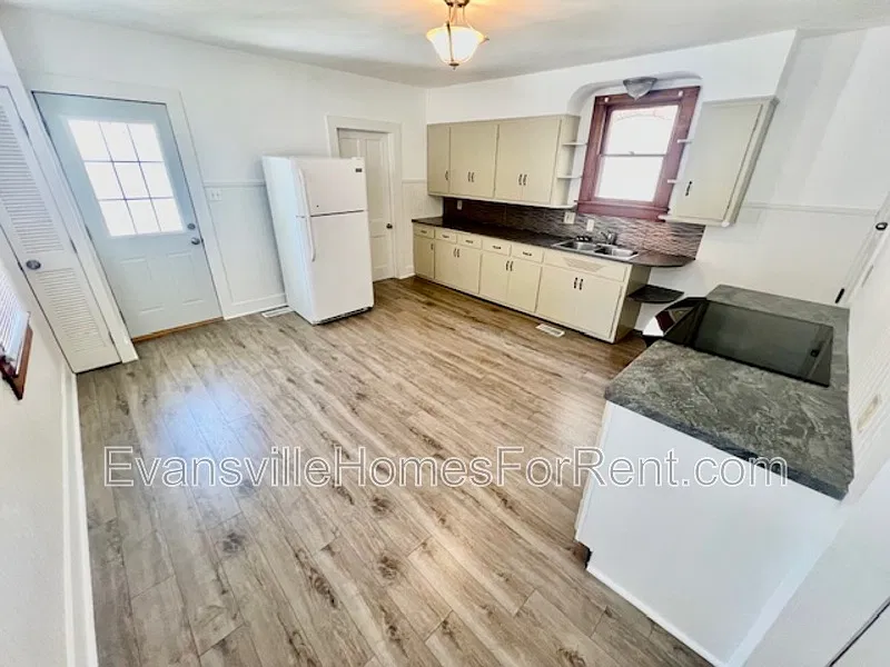 3 bed, 2.0 bath, 1808 sqft, $1,250 — Photo 4