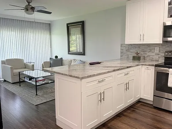401 Greensward Ln, Delray Beach, FL