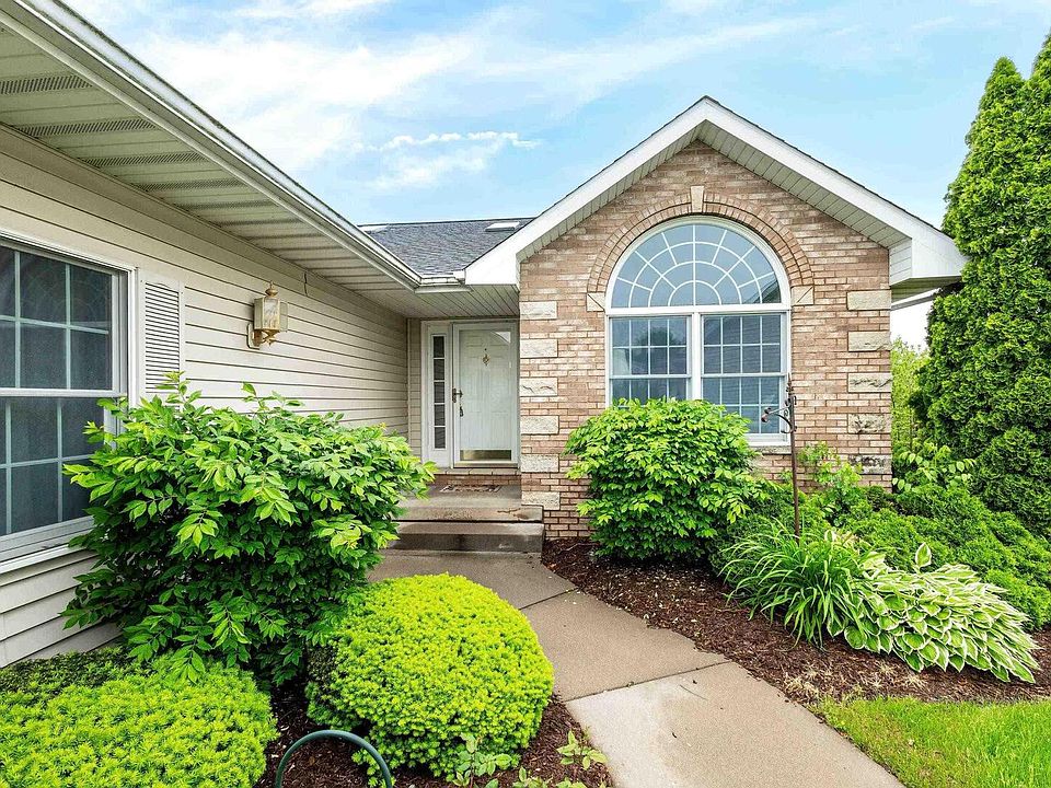1st image of 812 Falcon Dr