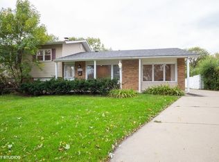 625 Flagstaff Ln, Hoffman Estates, IL 60169