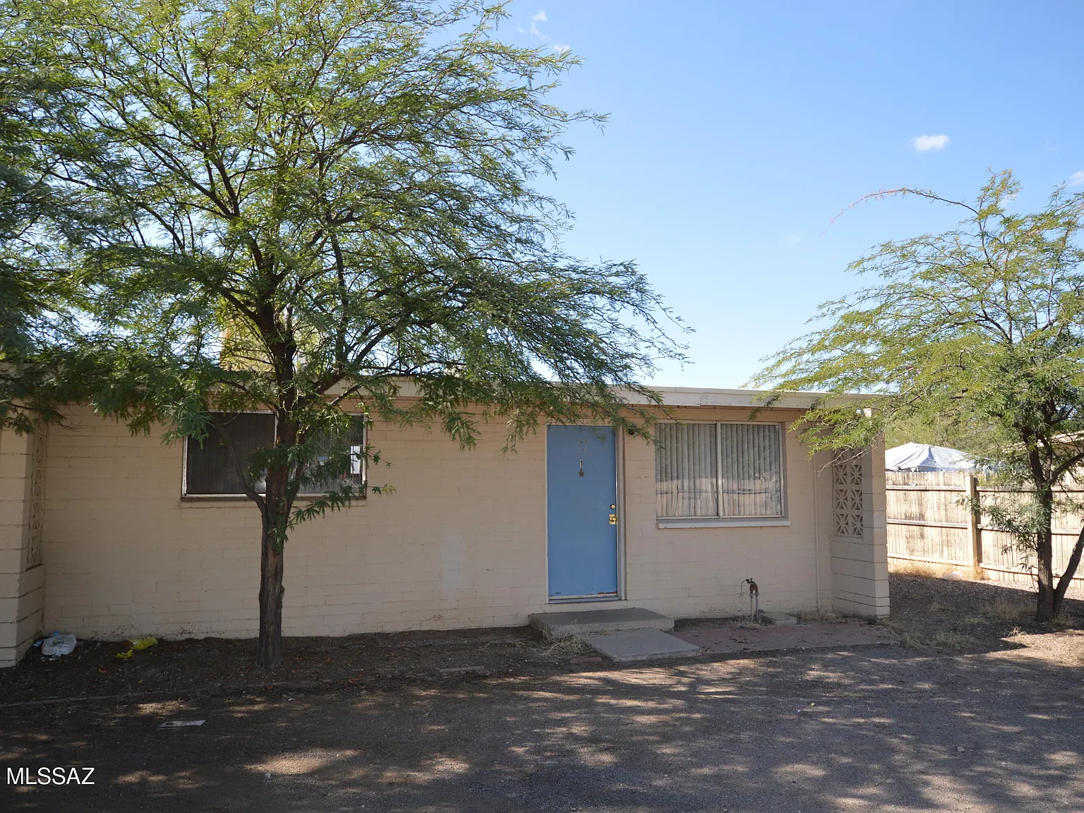 2 bed, 1.0 bath, 725 sqft, $895 — Photo 1