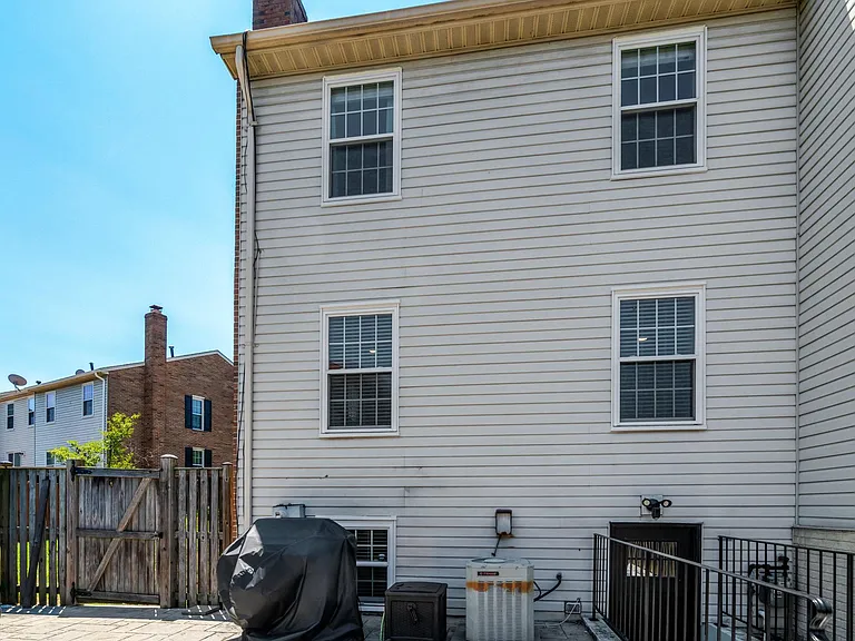 6063 Hydrangea Dr — Photo 42