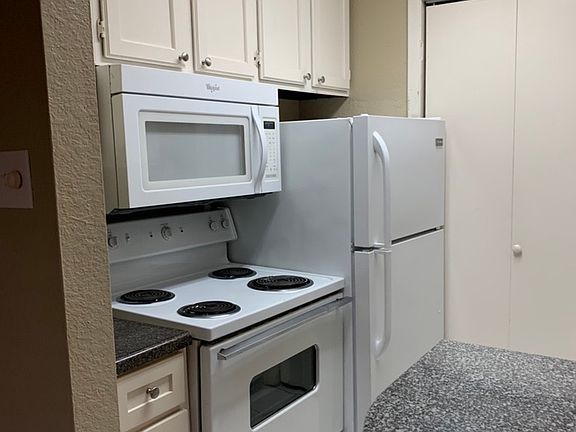 5th image of 4316 Swiss Ave APT 108