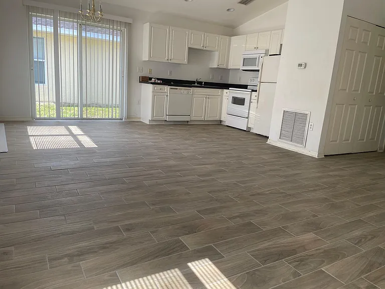 4230 Arcadia Ave — Photo 5