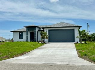 2528 NE 5th Place Cpe, Coral, FL 33909