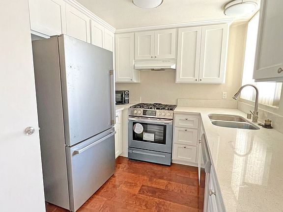 3rd image of 480 Rosecrans Ave APT 6