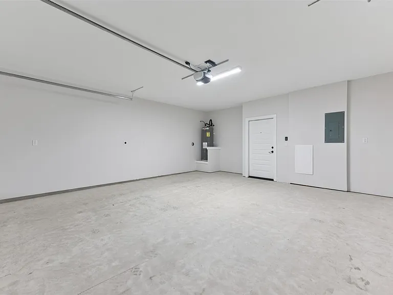 9304 Felix Sparke Dr — Photo 33