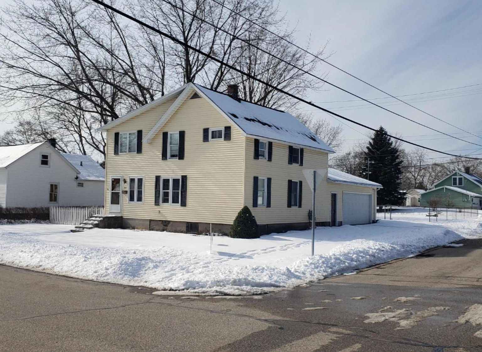 319 N Lavinia St, Ludington, MI 49431 MLS 20001581 Zillow