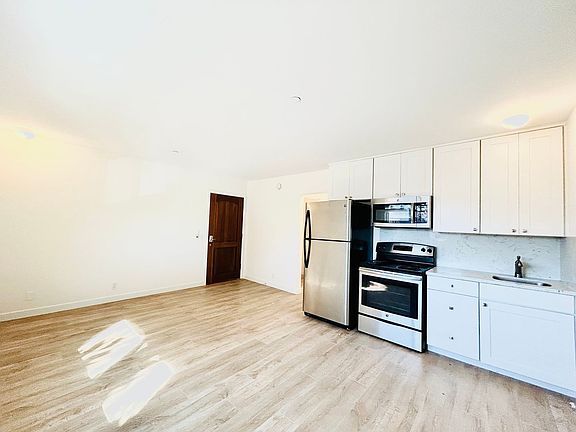2nd image of 2508 Pacific Ave APT 4