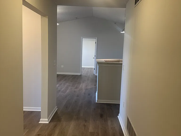 758 Hidden Springs Dr — Photo 4