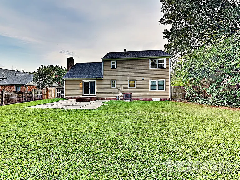6311 Coach Hill Ln — Photo 16
