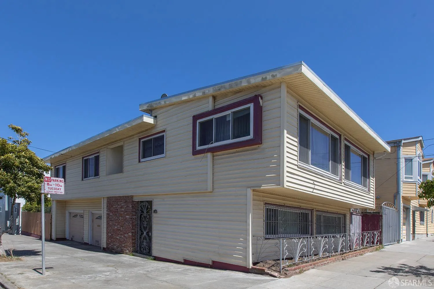 483 Ellington Ave - Photo 1